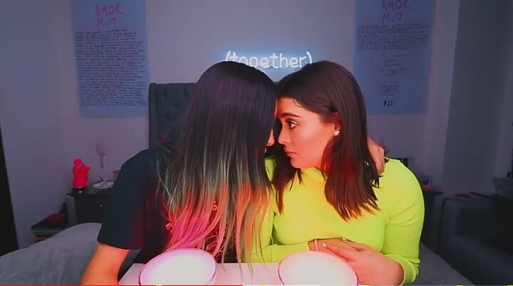 SharlynSandoval's tweet photo. Like, para que alguien llegue a tu vida y te mire como Calle mira a Poche 
@calleypocheoffi https://t.co/3S07PTN29v