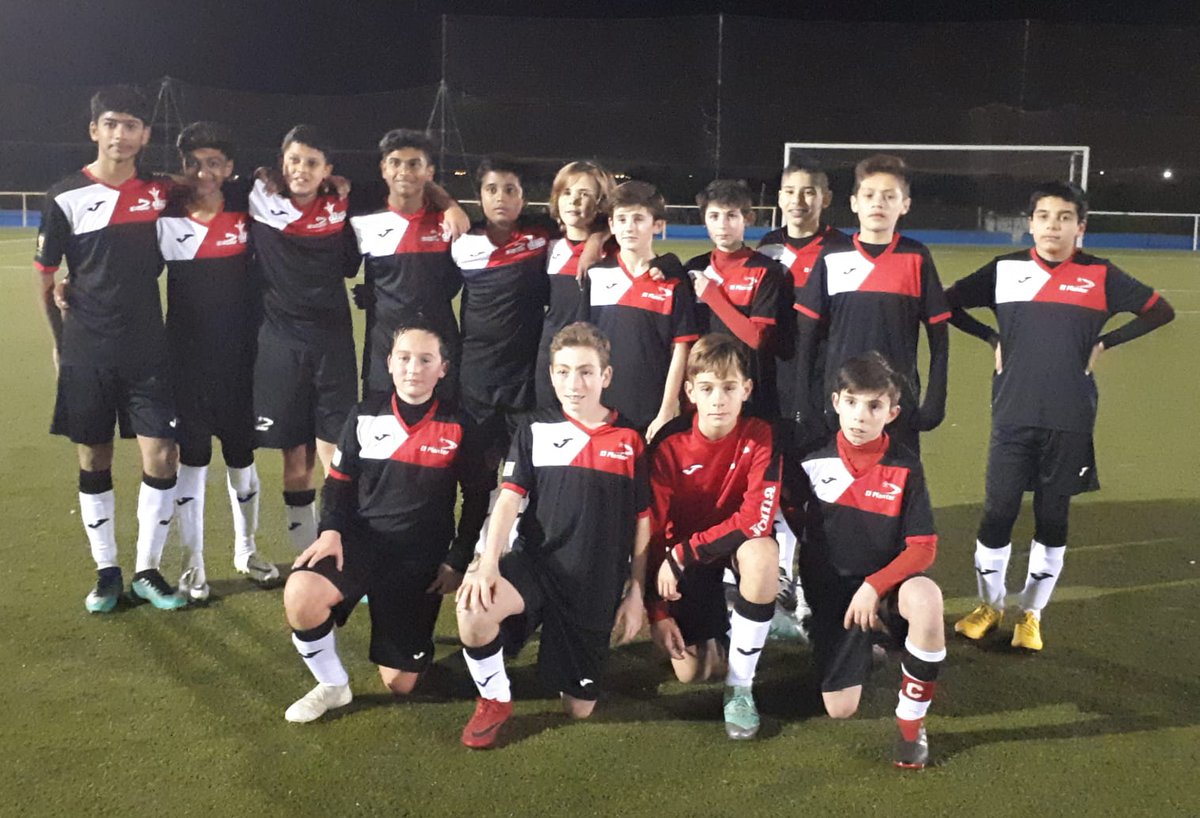 CDElPlanter's tweet photo. 🇮🇳 VISITA INTERNACIONAL 🇮🇳

⚽ La semana pasada recibimos en #ElPlanterVCF a cinco jugadores de la India, con los que jugamos un partido amistoso 🥅

👦 Nuestro Infantil compartió una experiencia única entre jóvenes de distintos países 👏

#VolamosJuntos🦇 https://t.co/Ac2hL5EqPr