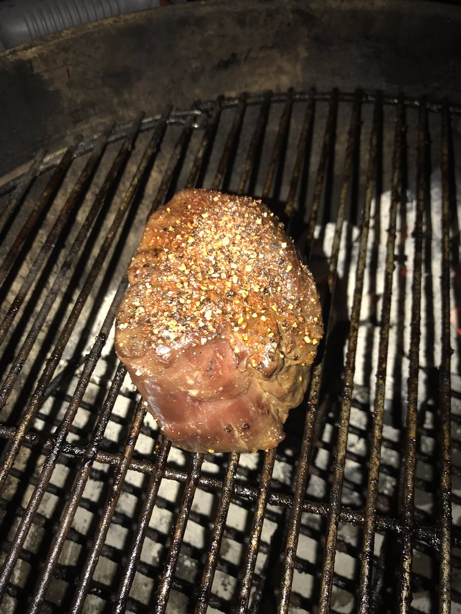 Whiskey_61's tweet photo. Getting ready for the Natty game. It’s not @LesPenn @itrihard or @TylerRatcliff17 but it will eat #filet Med rare w @4RosesBourbon &amp; @seghesio Sonoma #redzinfandel https://t.co/D0c9t3miV2