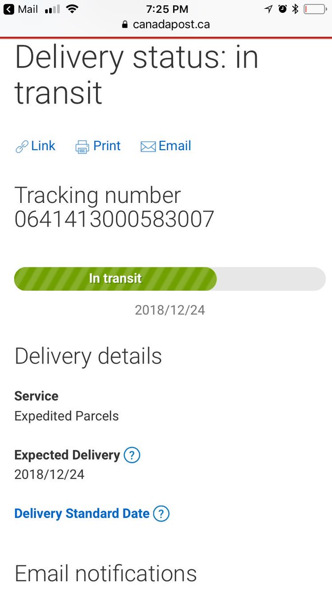 BeeToria's tweet photo. @canadaposthelps @canadapostcorp what’s going on here guys :/ https://t.co/nf2N3yoHsv