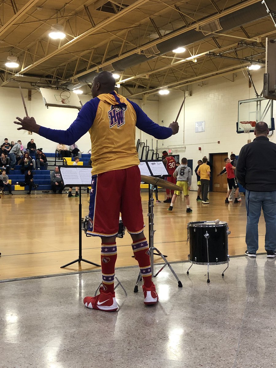 MES_EPTSD's tweet image. Having a great night with the @HarlemWizards at @RMS_EPTSD with @MES_EPTSD students. #eptsd #familyfun #pto #homeschool