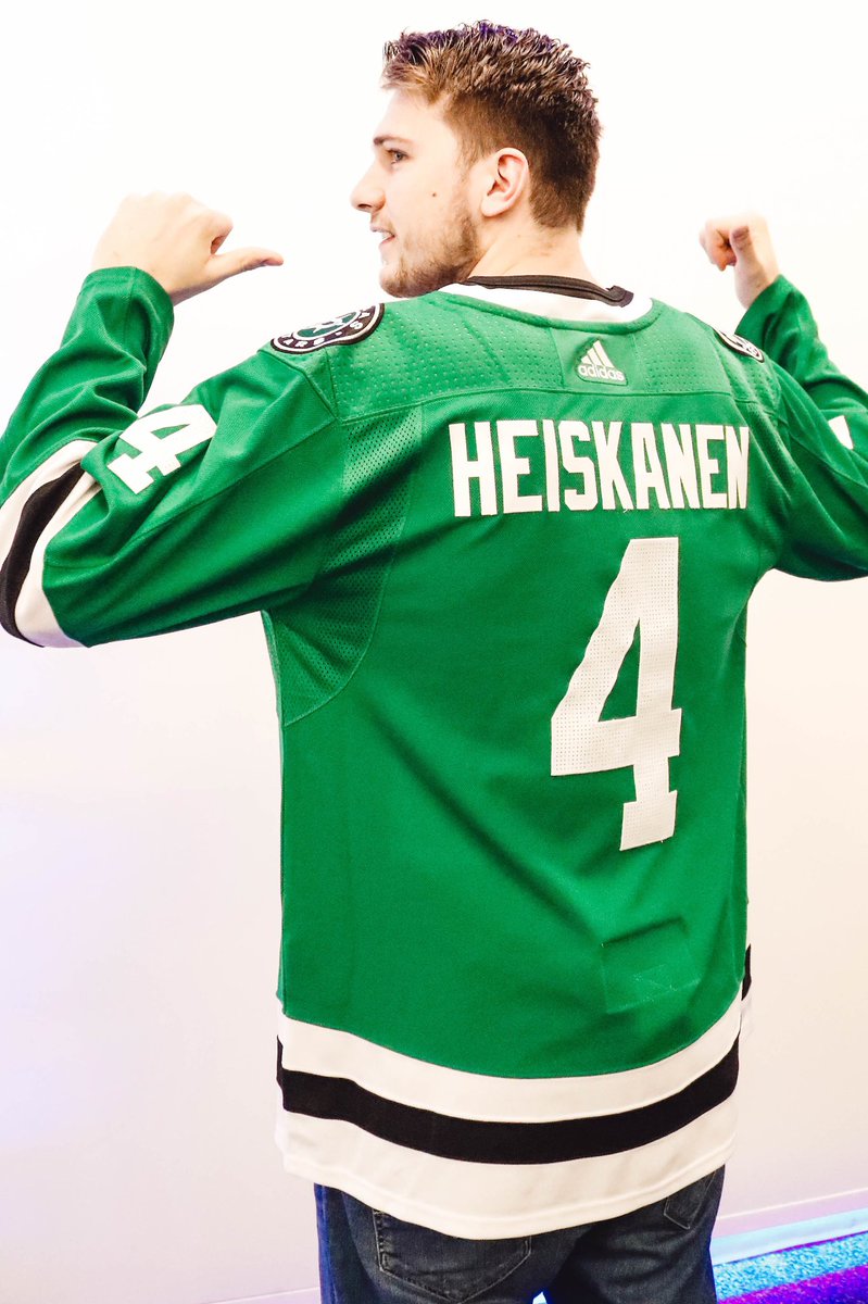 dallasmavs's tweet image. Rookie respect 🙌

@luka7doncic showing some love to @HeiskanenMiro before tonight’s #DALvsLAL! 

#GoStars | #MFFL