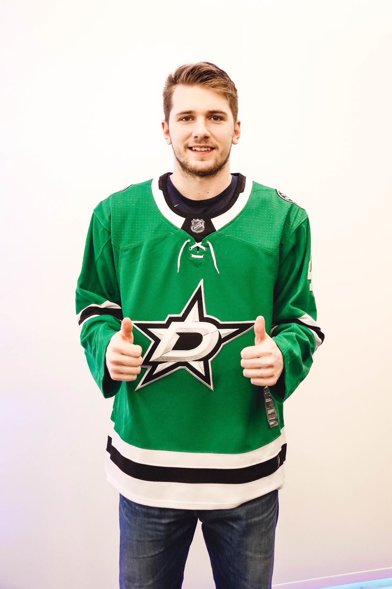 dallasmavs's tweet image. Rookie respect 🙌

@luka7doncic showing some love to @HeiskanenMiro before tonight’s #DALvsLAL! 

#GoStars | #MFFL