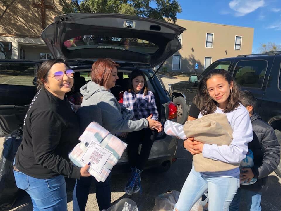 TaftNHS's tweet photo. During break our awesome VP organized a blanket and hygiene drive for the homeless! Thank you to our NHS members for donating and helping prepare for the drive. 🤩🎄 #TAFTNHS #nhsrepresent #ThisIsNorthside https://t.co/PH4j3PGg96