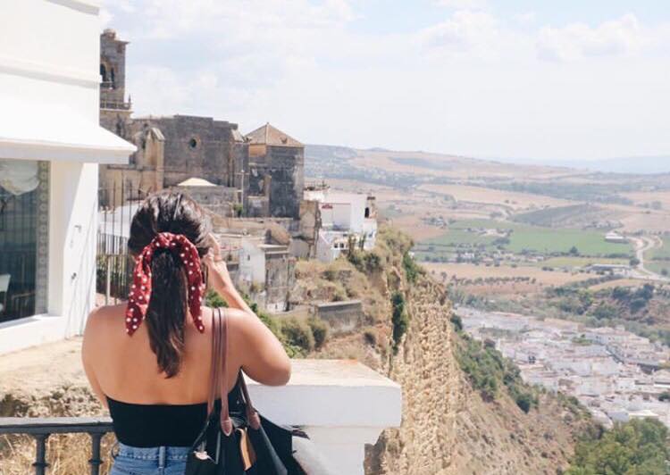 MYTH: You need to speak multiple languages to study abroad
FACT: Many countries offer programs taught in English 

To learn about studying in an English-speaking university abroad, come to one of our fairs: ow.ly/gTzO30nbjjO 

📷 @followingmycompass