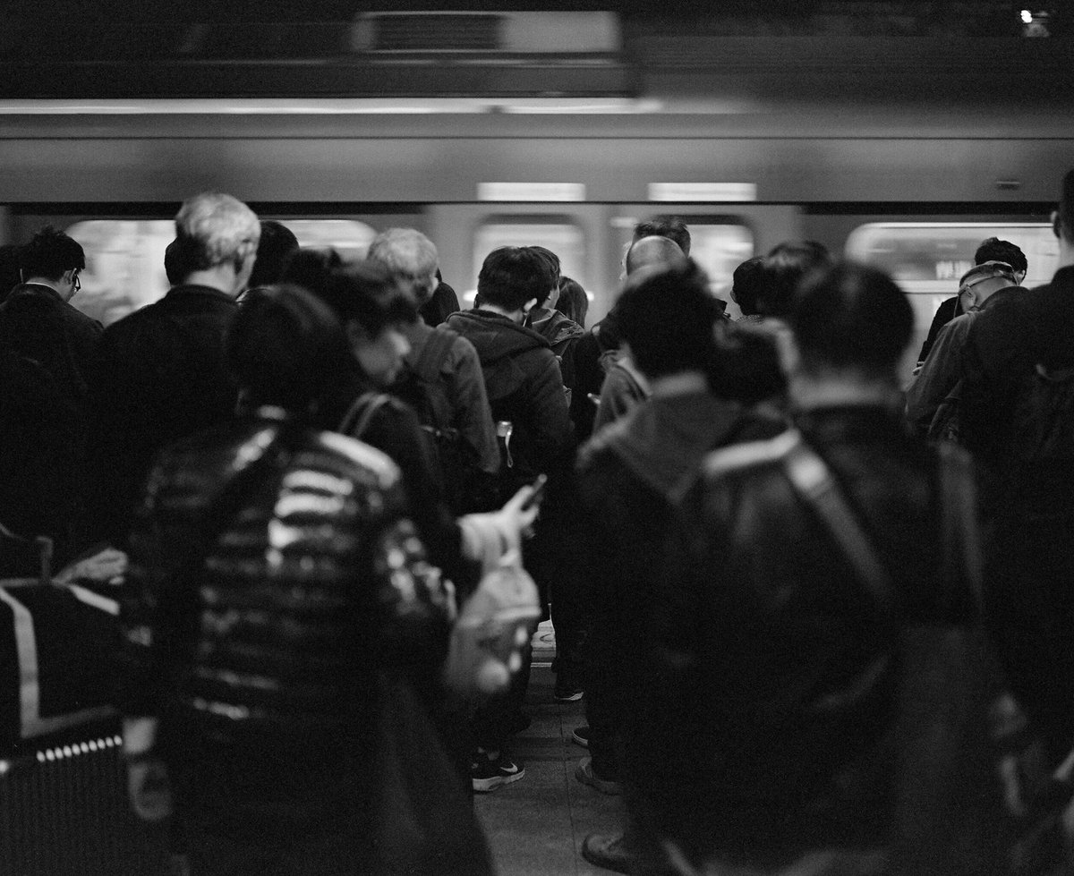 Shot on #Asahi #Pentax67, SMC #Takunar 105mm f/2.4 lens, #kodak #tmax400 #120film #mediumformat #blackandwhite #film #kowloontong #MTRstation #hongkong #photography #street #night #nightmarket #BelieveInFilm  #nophotoshop #photoshoot #streets_storytelling #streetphotography