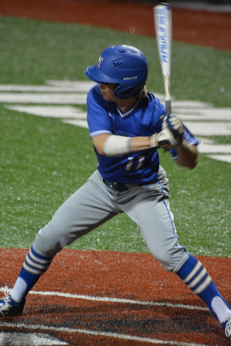 HamCollBaseball's tweet photo. #MeetTheTeamMonday Sr OF John Carey. From San Fran JC is an All-NESCAC Academic Physics major with minors in Math and History. He has been an energizer bunny in the OF. His consistent high energy presence is contagious! #BackOurBlue #YourContinentals https://t.co/XNnBeOiJh1
