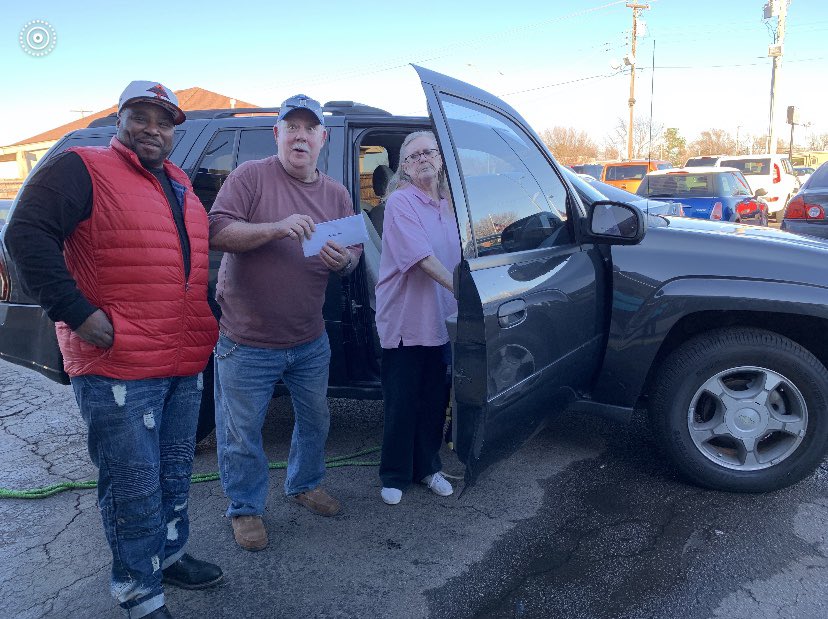 GcLeads's tweet photo. Congratulations to Mr. &amp; Mrs. Lapach on the purchase of their 2007 Chevy Trailblazer! Let Us Lead You to the Right Vehicle for You!! https://t.co/zJL8TCR8WH