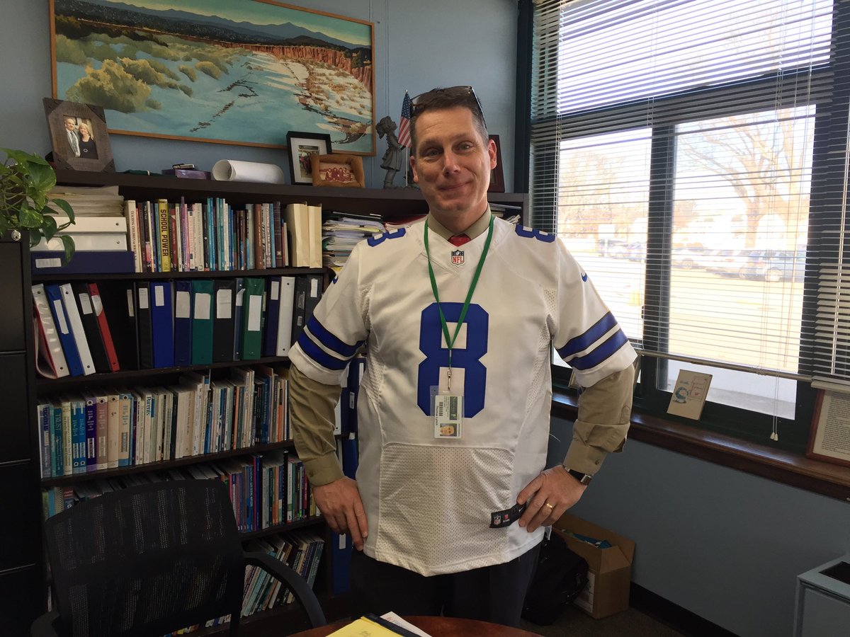 fizikpal's tweet photo. Honoring a bet.  I think I am getting hives https://t.co/pBkosbwC5s