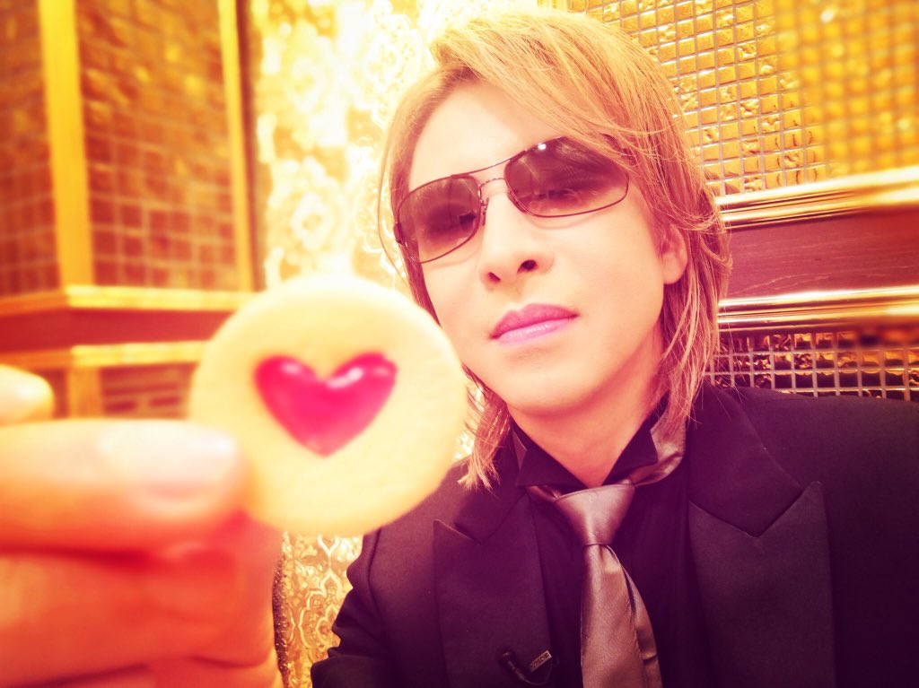 Taiyo37518382's tweet photo. これ本当にかっこいい！！
家族からは否定されたけど…
#格付け #yoshiki様 #XJAPAN https://t.co/rNoeqdgsRX