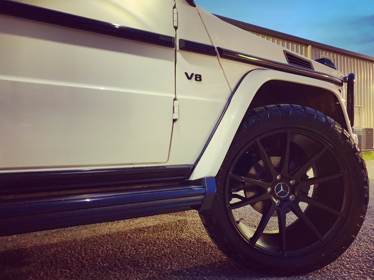 KINGPIN_AUTO's tweet photo. Benz G Wagon sitting on 22” Savini wrapped in 33x12.50R22 Nitto Ridge Grapplers, all chrome blacked out, lights and windows tinted 🐼 @saviniwheels @nittotire @_nittotire @mercedesbenz @northamericanautogroup #gwagon #benz #mercedes #mercedesbenz #22s #panda #blackedout #savini https://t.co/6tXhhfGnNP