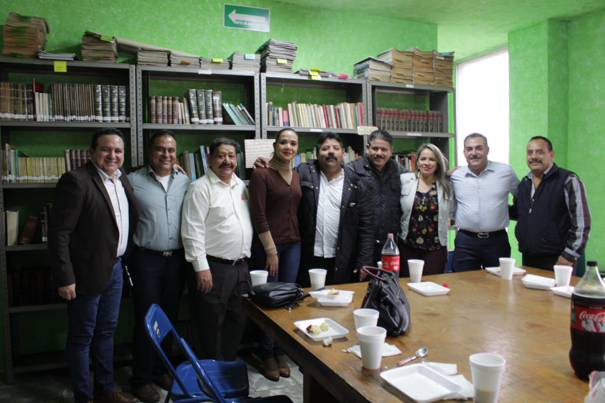 CTM_GPE's tweet photo. Hoy todo el equipo de CTM Guadalupe  realizamos la tradicional partida de Rosca de Reyes. @CTM_NL https://t.co/hfC9h2n1K9