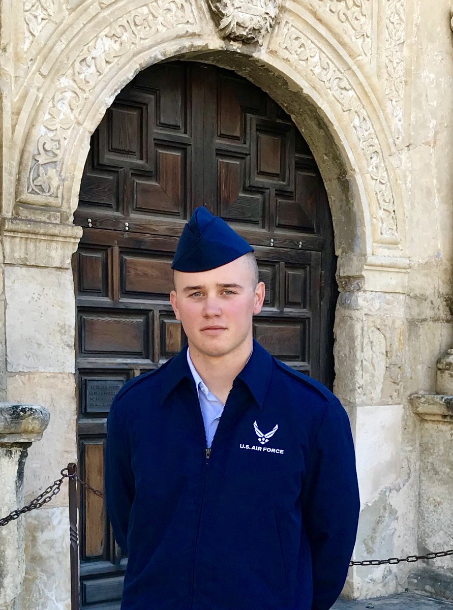 zuberbrown76's tweet photo. Connor ‘s Air Force Graduation last week was Amazing, such a Proud moment to be a part of !
#MilitaryFamily
#AirForce https://t.co/VVp1AmxPT7