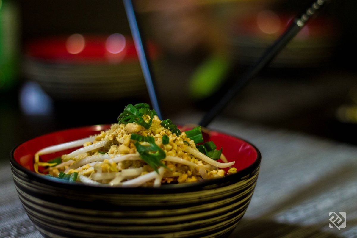 PaulDurdle's tweet image. Shrimp Pad Thai. 🍜

Camera: #Canon EOS #RebelT3
Lens: EF 50mm f/1.8 II
Shutter Speed: 1/200 sec
Focal Length: 50mm
Aperture: f/1.8
ISO: 400

#foodphotography #mycanonstory @CanonCanada #PadThai