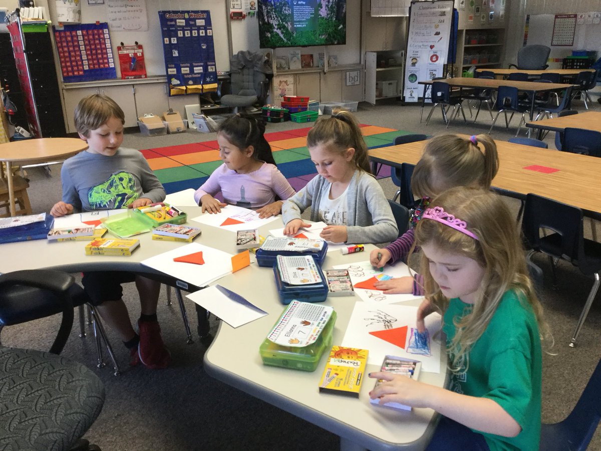 AVGrasshoppers's tweet photo. Easing into 2019 with art, movement, mindfulness, &amp; sensory activities. Loved being back with my Grasshoppers! #sandtable #ricetable #makingplaydough #stringingbeads #PicassoArt @gonoodle @TeamAltaVista #usdlearns https://t.co/GjtTPJAE0v
