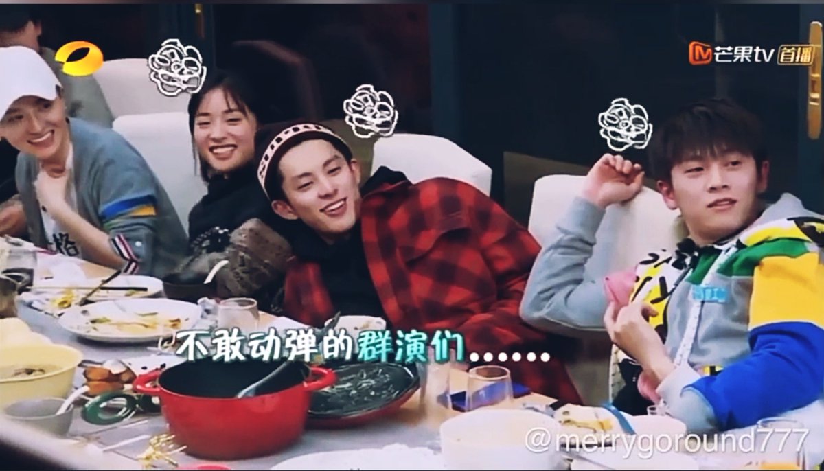 I love how extra clingy they were in this episode  Didi sliding off to Yueyue's body was madness  why their chairs have to be that close?  space doesn't really exist in their vocabulary 