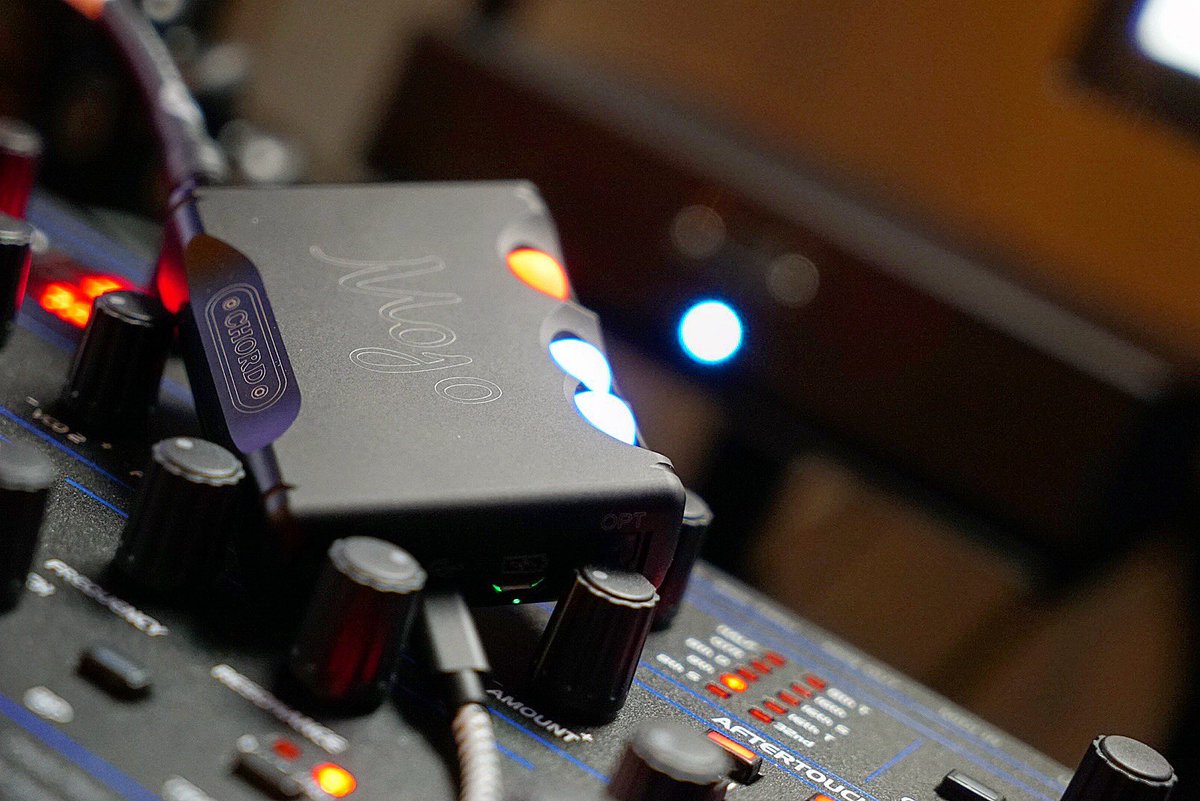 jasonGRIN's tweet photo. If you guys want an insanely hi-fidelity/studio quality headphone/car stereo listing experience I strongly suggest picking up one of these @ChordAudio mojo headphone amps!!! You will seriously be completely 🤯 by what this little box does to audio 🔥 it’s game changing 🥳 https://t.co/tFp1Pj6wOr
