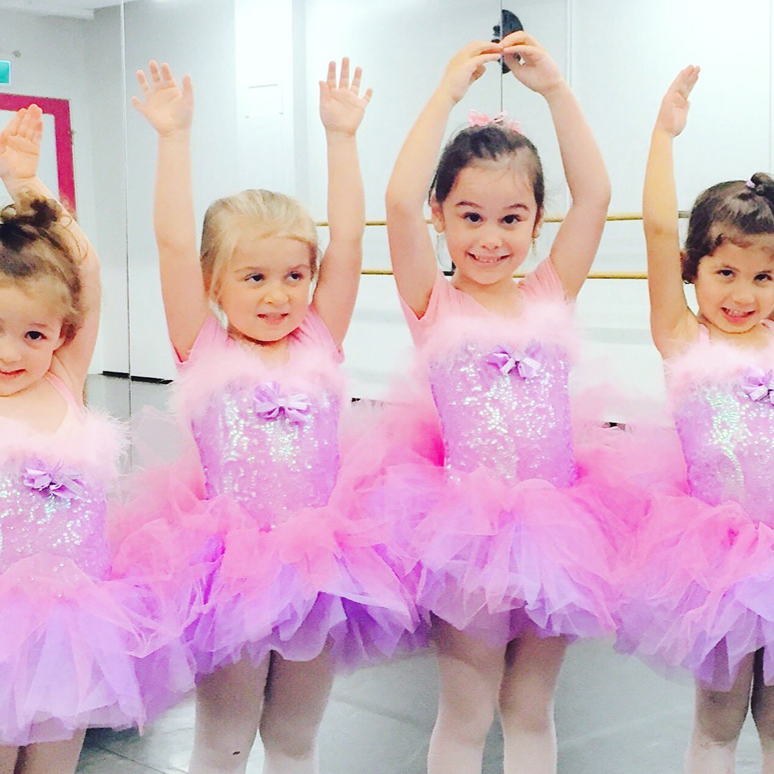 performart's tweet photo. 💕IT’S TIME to register for dance classes @performart  Ages 2-adult // Beginner to advanced - Classes start now :) #mylowerlonsdale #dancestudio #northvan #lonsdalequaymarket #ballet #danceclasses https://t.co/nZrZUoNFPA