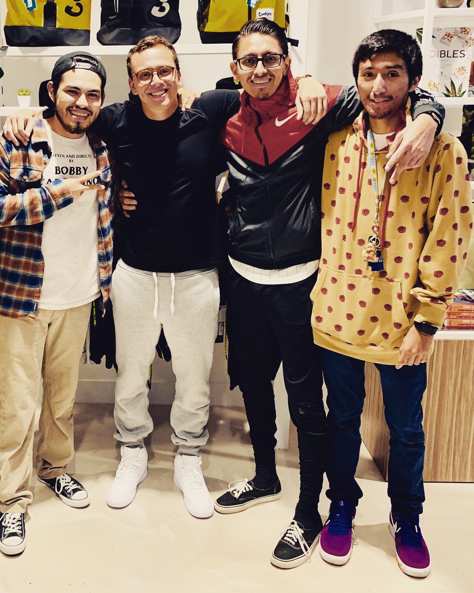 Bekor qilinayotgan fohishaning pornosini tomosha qiling