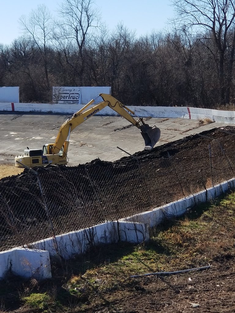 MoRaceFan's tweet photo. The new and improved I-70 Speedway in Odessa Mo opens in 2019. https://t.co/6QZ5rd2QZc