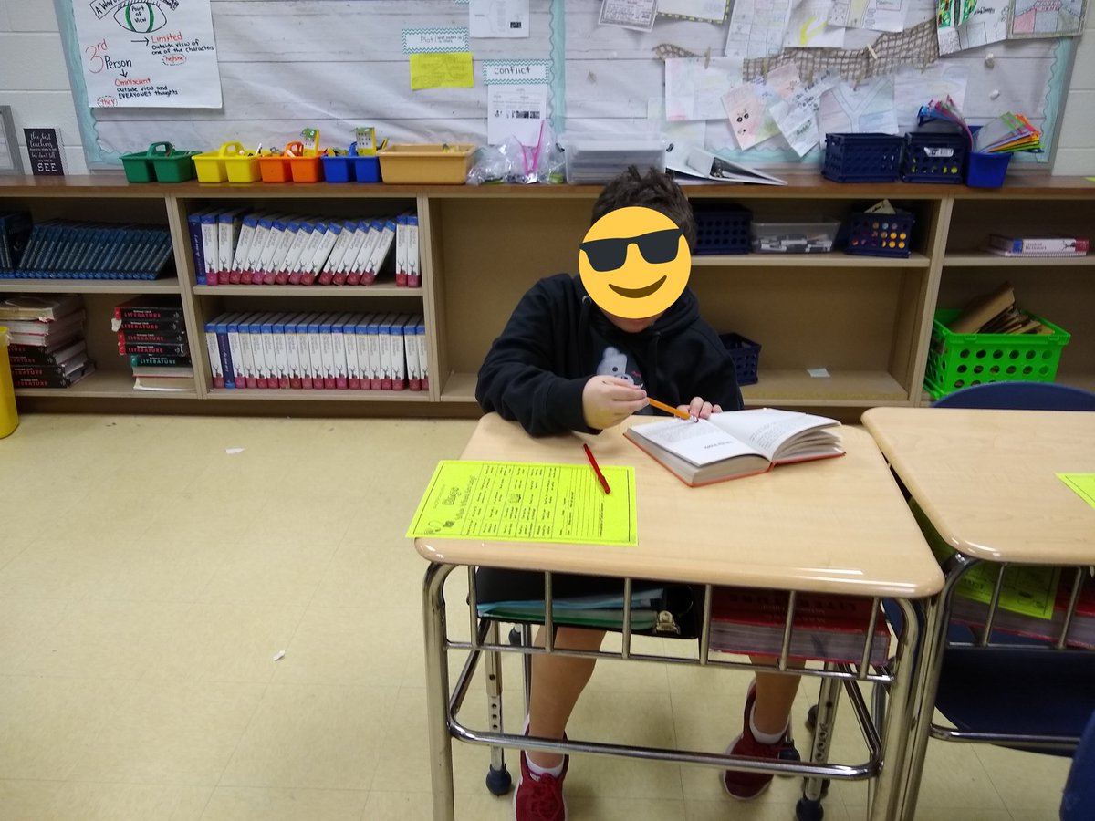 hope043080's tweet photo. We love to read at Marley Middle. #powerupandread @MarleyMSAACPS #AACPSReadWithMe https://t.co/fk2Jv0obbO