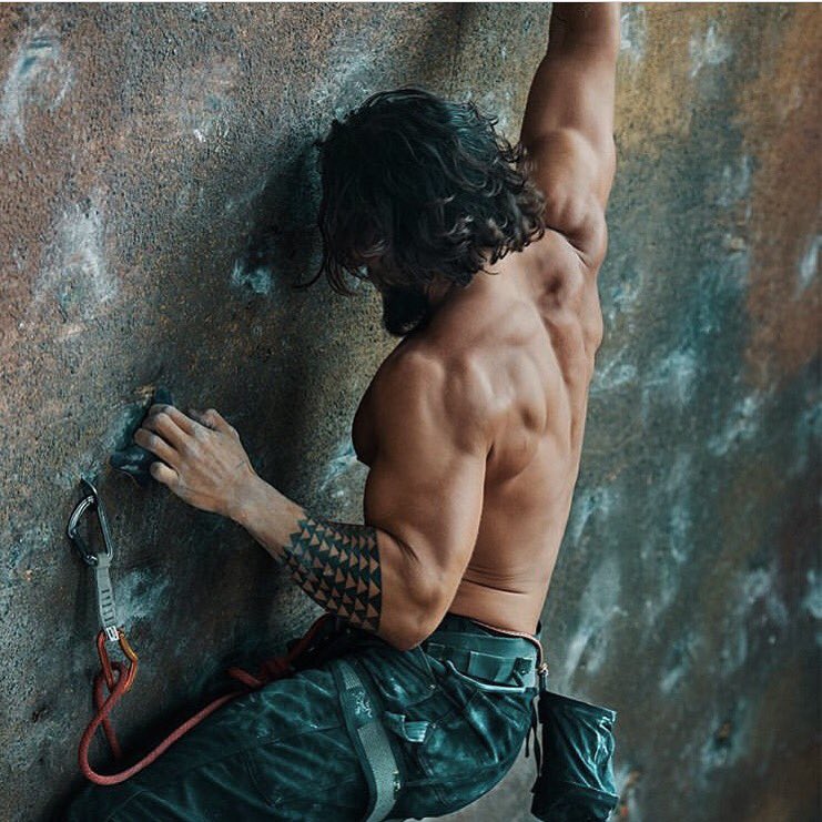 How are you training this week? 👊💪🙌 #thegatorway #jasonmomoa #rollingwildandfree
📷 via @menshealthuk