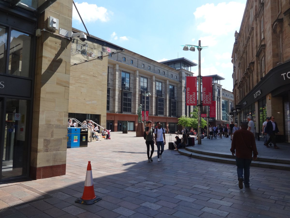 BahrainShops's tweet image. Looking for a #Holiday #Vacation  then give #Glasgow #Scotland a try this time year its plenty #rain cool #shops #restaurants use #Glasgow as #your gateway to #Scotland more info follow @Glasgow