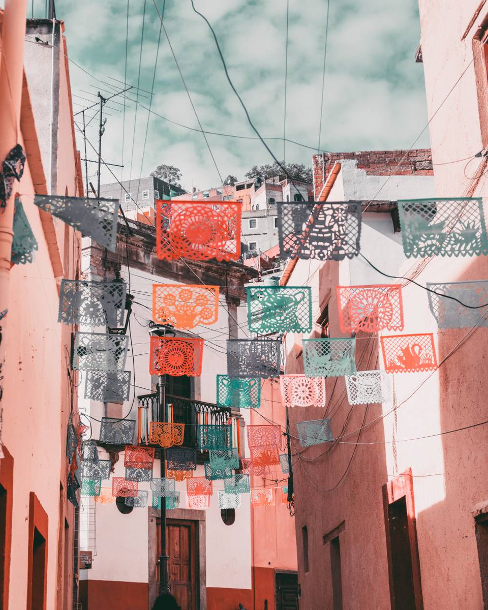 A la découverte de Guanajuato, petit ville mexicaine du centre du Mexique. Ambiance sereine, dégustation de granité au citron ou fraise, balade culturelle dans le centre au milieu des ruelles coloniales <a href="/VisitMex/">Visit México</a> #mexico #voyage