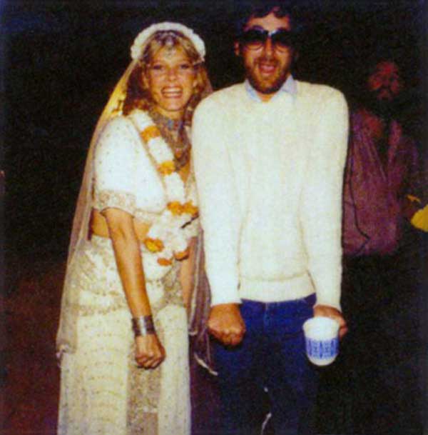 ᴛʜᴇ ʙᴇᴀʀᴅᴇᴅ ᴛʀɪᴏ on Twitter: "Kate Capshaw with Spielberg on the set of Temple of Doom / Twitter