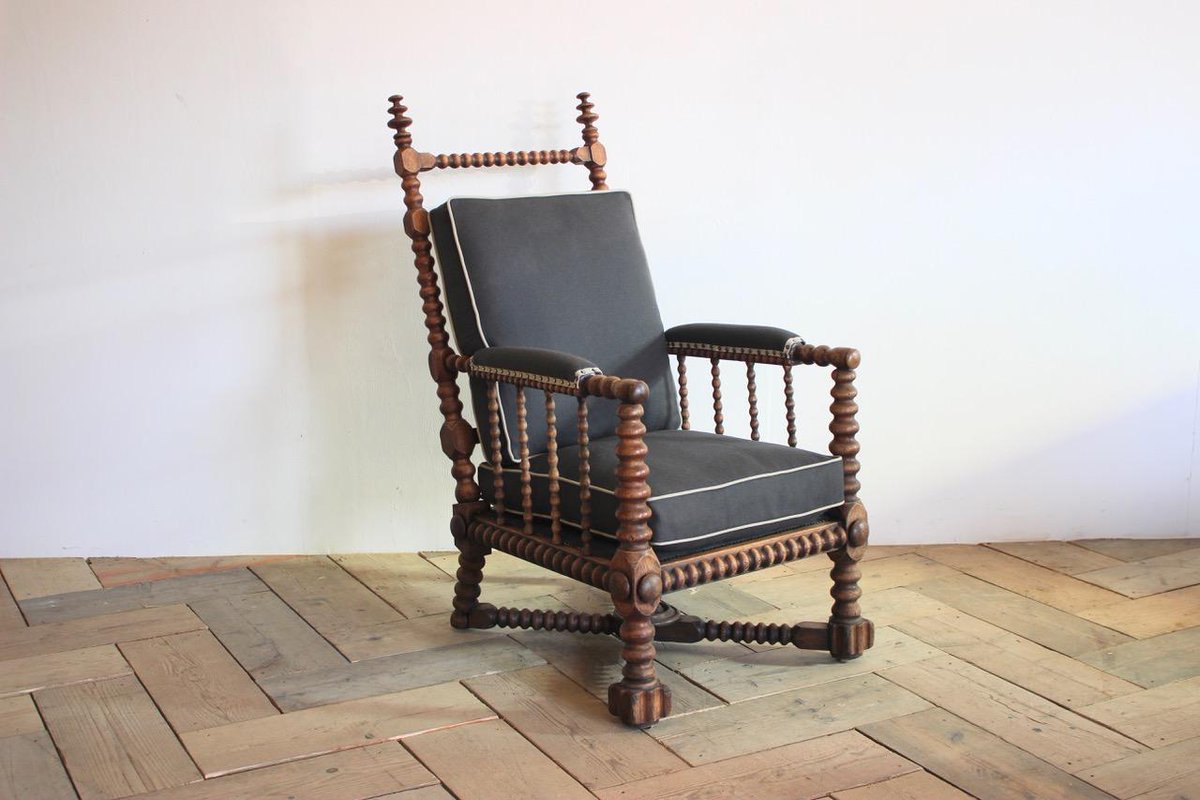 BrownriggUK's tweet image. A great size, late 19th century Oak bobbin turned library armchair. Read More: bit.ly/2VArK02
#librarychair #armchair #chairs #furniture #antiquechair #interiordesign