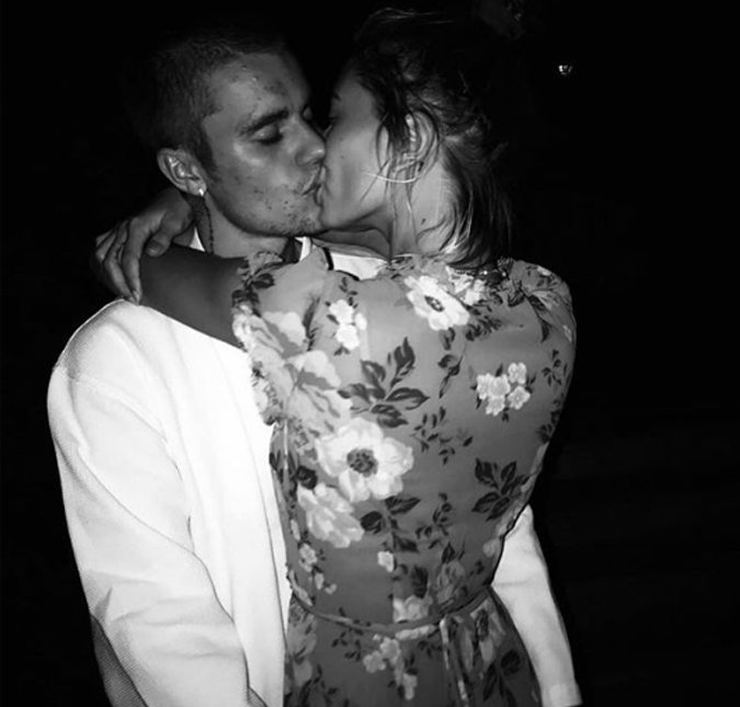 justbbrs's tweet photo. quanto mais o tempo passa mais eu quero passar o resto da minha vida ao seu lado. 
eu te amo e te amarei para sempre 
feliz 1 ano, minha pequena
minha melhor amiga, minha namorada, minha amante, minha noiva, minha mulher. 
#Jalerie https://t.co/TCPJ6m5Z8s