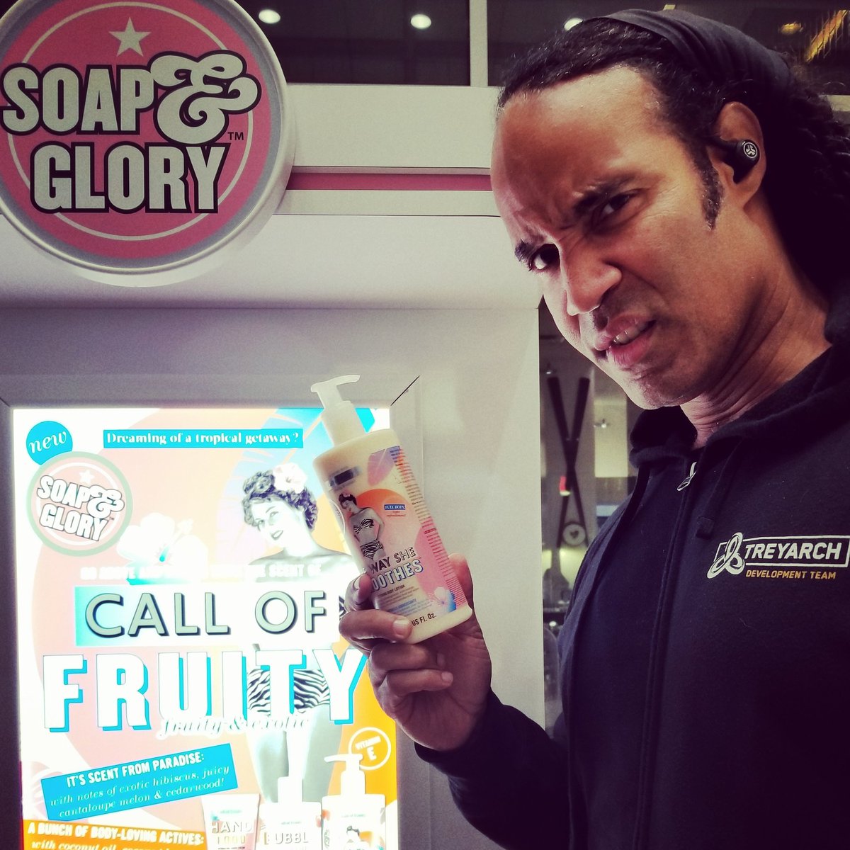 TJStorm01's tweet photo. Call of Fruity...?
Really...?
#Whenyouknowyouvemadeit
#cod #cod4 #CodNation
#blackops #videogames #callofduty #blackops4
#callofFruity https://t.co/ofjHGk6uqj