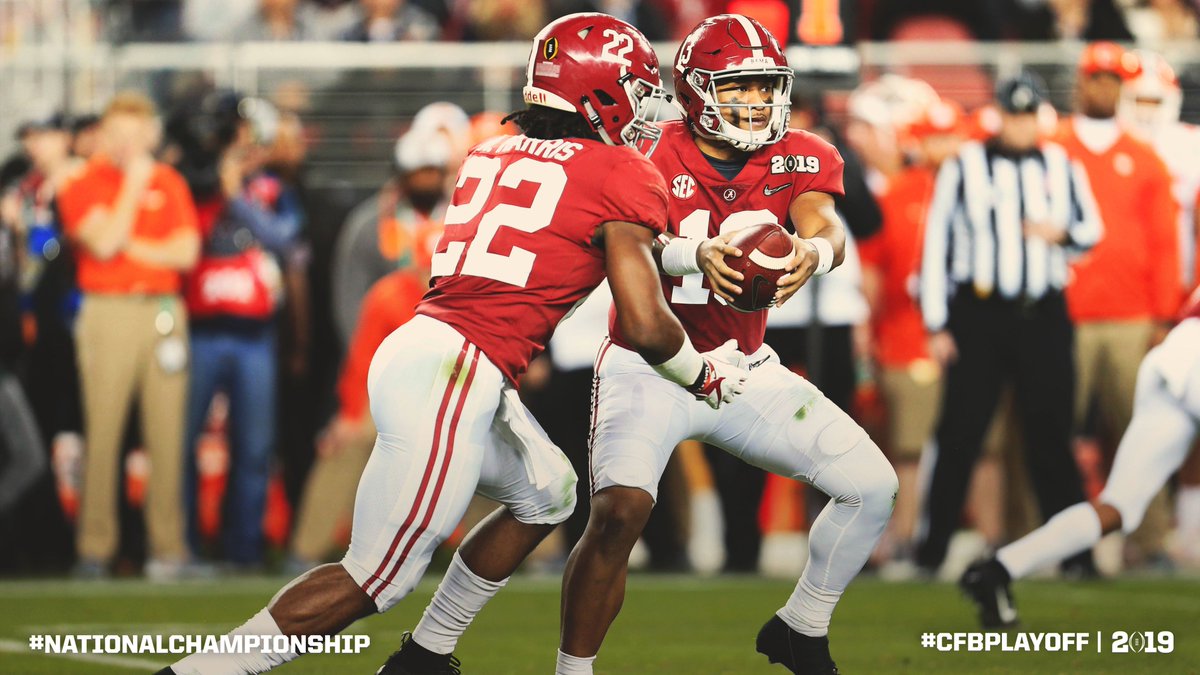 CFBPlayoff's tweet photo. 1⃣5⃣ minutes away from crowing a champion! 
#ALLIN #RollTide https://t.co/AortVWiIS2