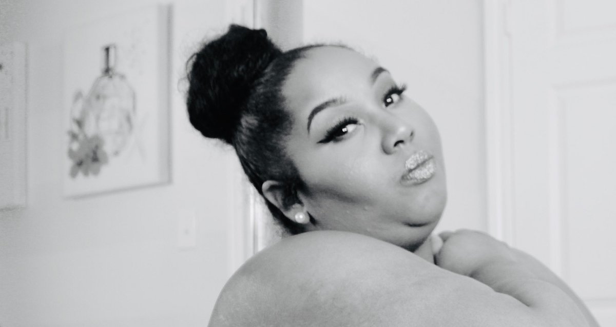 Truly__JETS's tweet photo. Sometimes you have to get STRIPPED DOWN to NOTHING Just to GAIN SOMETHING donโt let your uniqueness be what society say is imperfect but rather Why society say YOU ARE PERFECT #1stpost2019 #1stMONDAY #MeCrushMonday #IamHER #DoubleCHIN #BBW #unclearSKIN #justPERFECT ~Nijaรerry https://t.co/qZHsXbrX7K
