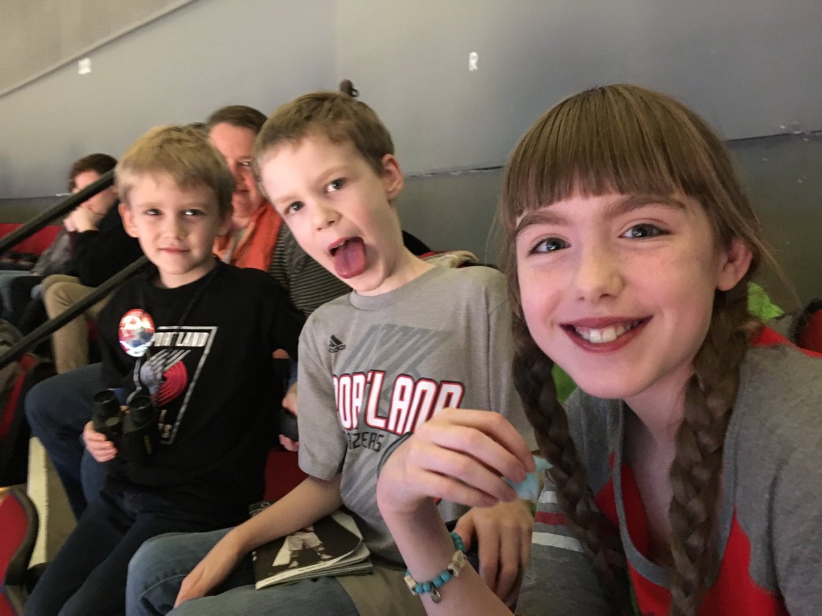 onedeepdrawer's tweet image. Go Blazers!
#myfirstgame #Blazers