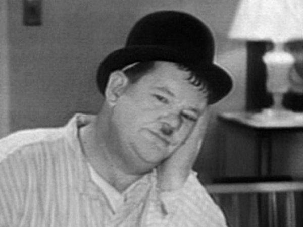 JimLNeibaur's tweet photo. The cutaway to Ollie as Stan tearfully confesses to the wives is the single funniest thing ever put on film. #LaurelAndHardy #TCM #TCMParty #Sonsof theDesert https://t.co/rjmLA1a0sc