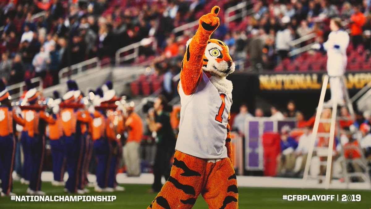 CFBPlayoff's tweet photo. Tigers on the move late, 3⃣ minutes away from lifting the trophy.
#ALLIN https://t.co/X9CLl7NQs1