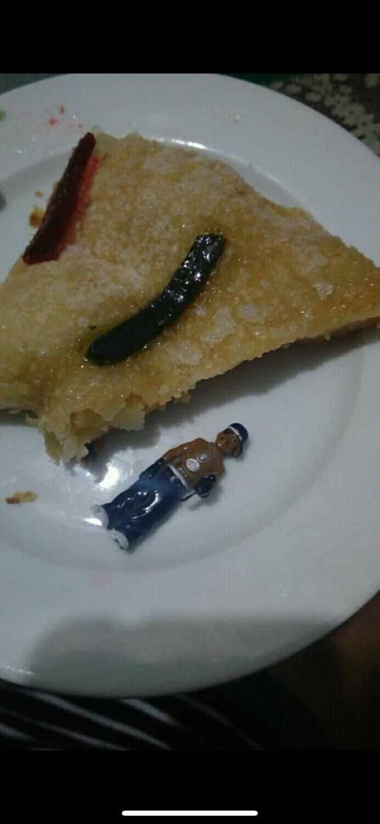 sergioeguajardo's tweet photo. Como cuando compras la rosca en Santa Catarina https://t.co/G0Y35idKiO