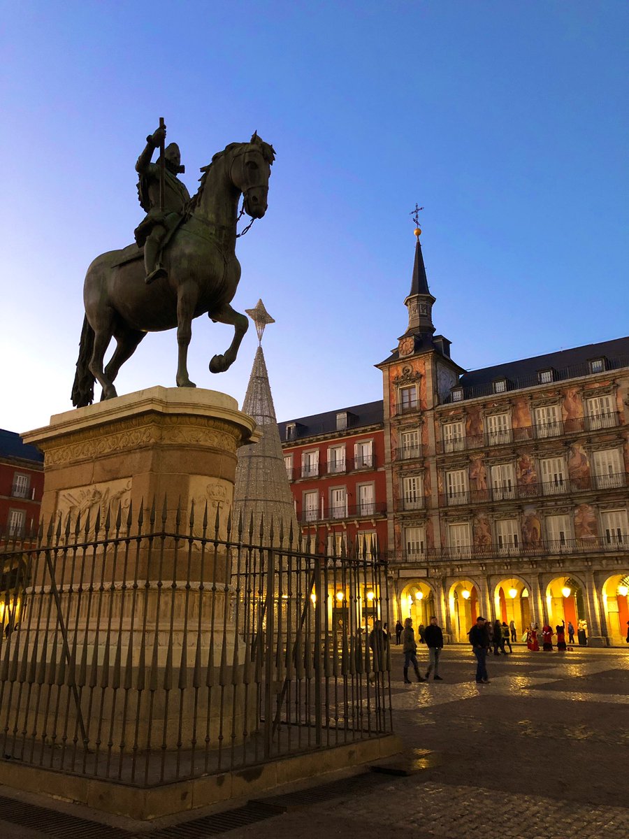 carlene_amanda's tweet photo. Just woke up and still can’t believe I’m in Madrid... I love that I get paid to go exploring in new cities and countries ❤️ #bestcareerEVER https://t.co/OmDcWmwxOt