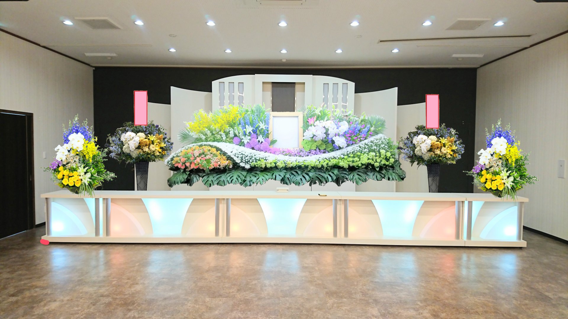 Florist Shin 生花祭壇教えます 新潟県の花屋さんで 報酬をもらいながら生花祭壇技術学びませんか 期間も自由です 住居や生活もサポートしますよ 経験は不問 気になった方は連絡下さいね 花屋 新潟花屋 花 Flowers フラワーアレンジメント