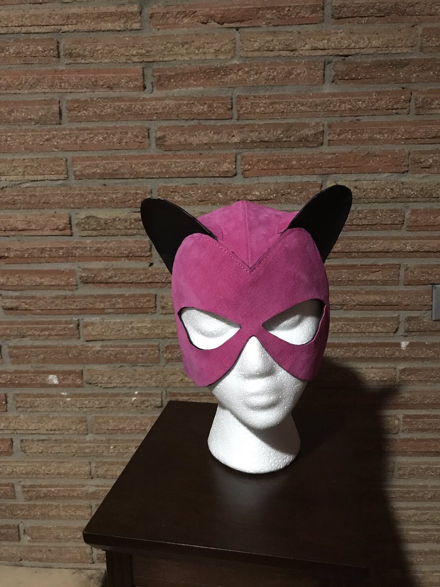 LeatherDeviant's tweet photo. Our #kittyhood is finished! Here is an example of a final product
#leatherhood #petplay #kittenplay #deviantleather #gimphood https://t.co/wqNiFKBe5G