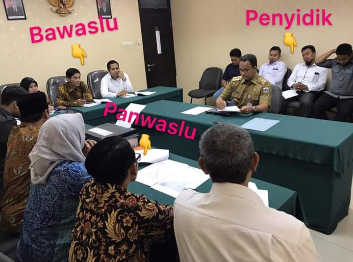 kandargalang's tweet photo. Mau jd apa negeri ini kalo rezim pemerintah yg berkuasa..terang-terangan tanpa basasi mamerkan ke Publik ketidak adilan itu..contoh sikap @KPU_ID dan @bawaslu_RI ini..yg pro Rezim 01 bebas merdeka suka2 dg planggaran nyata2.. yg satu malah diancam 3 th.

Cc @saididu @panca66 https://t.co/msDnqCKa84