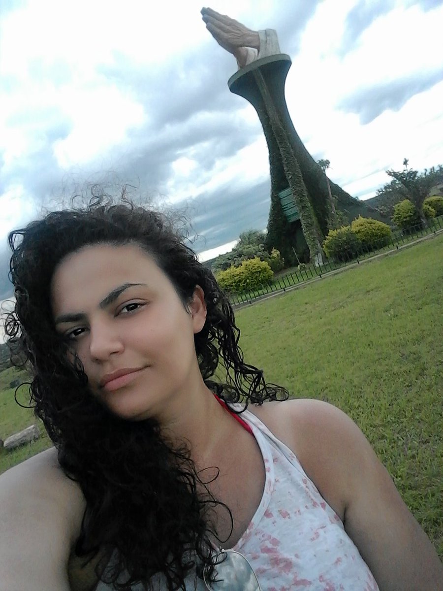ShiiOmariita's tweet photo. Encontré la #paz, pero ahí no estabas .. Y volví a buscarte... #MonumentoDeLaPaz 🙏
#FotoVieja
#CuandoEraNegra ☻ https://t.co/RQf6jppuLt