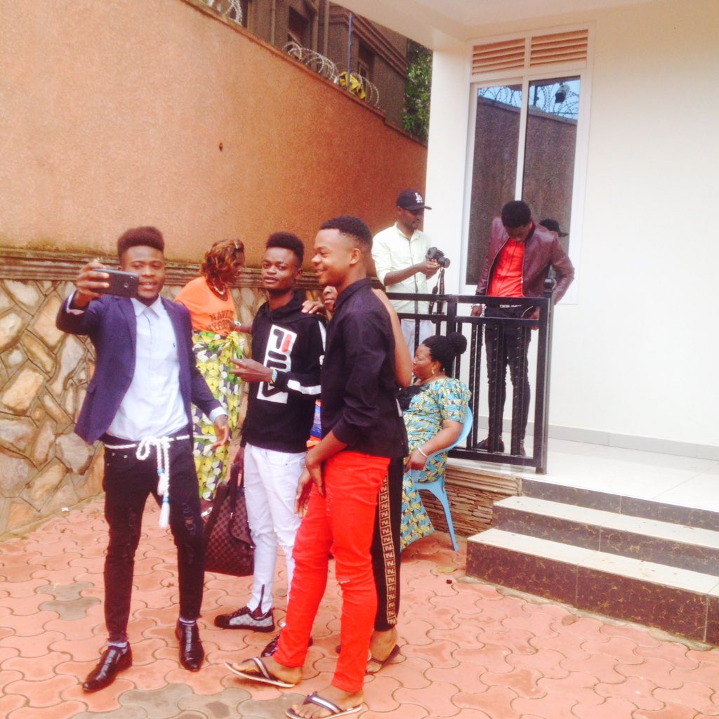 TriBasaki's tweet image. Hello guys ,,Soon BCC is releasing the Film :TEARS OF THE FAMILY📹🎥🎥soon guys we goona Enjoy together