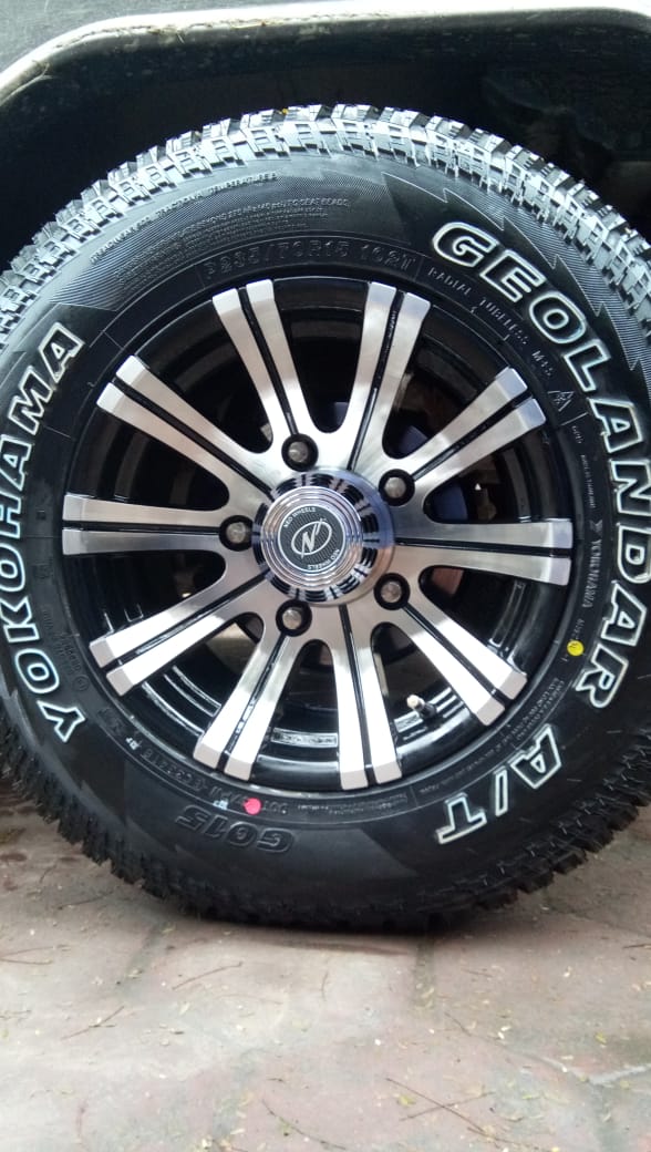 Mahindra Bolero With Alloy Wheels