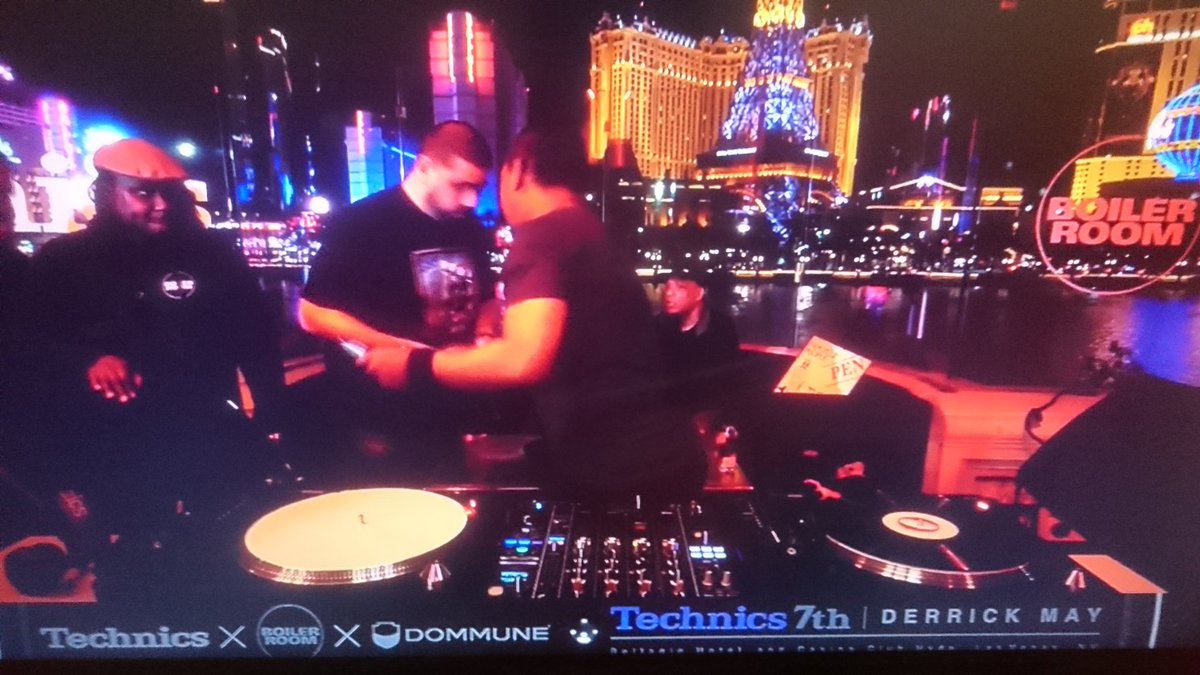 lbd88brd's tweet image. Technics×Boiler Room×Dommune
まさかのデリックメイ御大登場

ケニードープ→デリックメイ
贅沢な流れ
完全俺得

大好きなデトロイトテクノ重鎮のplay

#Technics7th
#BoilerRoom
#Dommune
#DerrickMay