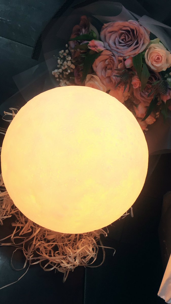 hodoa2016's tweet image. #بوح_حَيَٰاة_جَدِيٰدَةْ
#لنفسي
#صباح_القهوه 
صباح ال أنا ثم أما بعد 
بعض الأيام تمر لا تحمل معها الكثير لتخبرنا به ولكن يكفي أنها تمر بسلام 
الحياة أقصر من أن تنهك قلبك بالعتاب لانملك الوقت ليتذكرنا أحدهم لذا لنتذكر قلوبنا ونهديها ماتحبه 
#هديتي