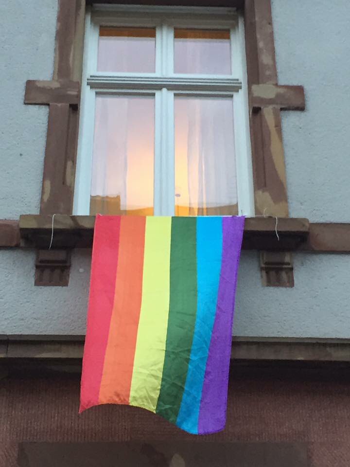 Braun ist keine Farbe des Regenbogens!
#Nazisraus