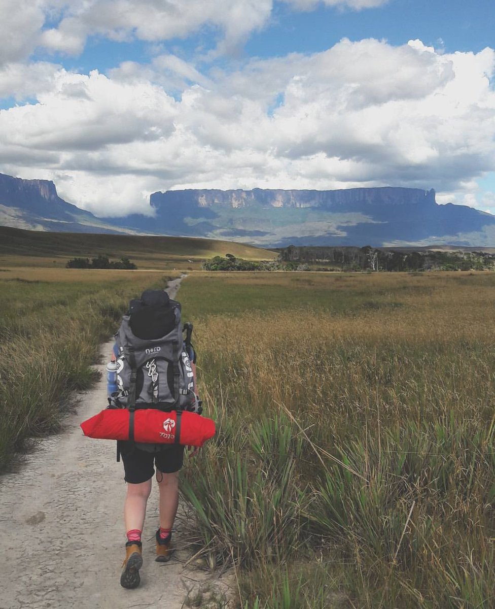 natalia_pcm's tweet photo. #DestinoDosSonhos Monte Roraima. Fui em nov/17, voltaria agora mesmo, se não fosse pela situação atual dessa reserva indígena na Venezuela... Uma trilha incrível, um lugar mágico, uma viagem necessária!! https://t.co/sEzaYA1Siz