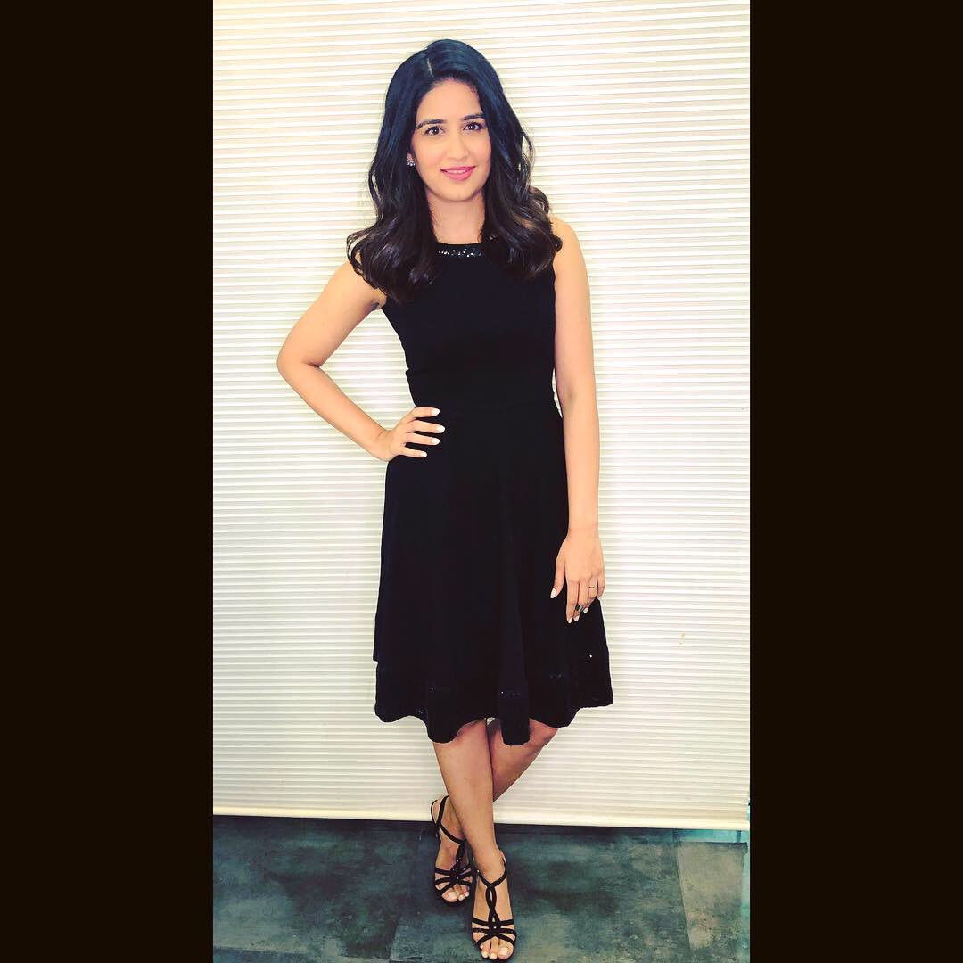 vaidehiofficial's tweet photo. Last night for ‘Simmba success party’
माइंड ICH ब्लोइंग ! 🎊
.
.
.
.
.
.
.
P.S. : More pics coming soon... https://t.co/k0GHYiAHpt